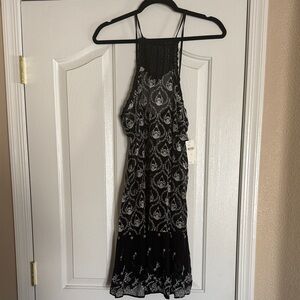 Chic Black and White Patterned Midi Dress